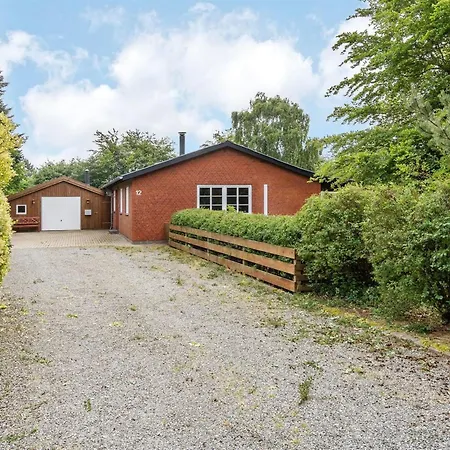 Philip - 2km From The Sea By Interhome