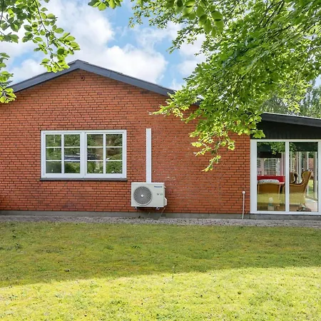 Philip - 2km From The Sea By Interhome