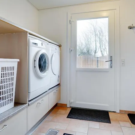 Philip - 2km From The Sea By Interhome *