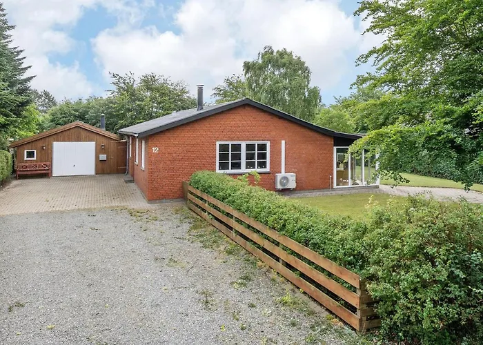 Philip - 2km From The Sea By Interhome *