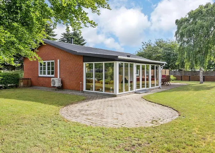 Philip - 2km From The Sea By Interhome