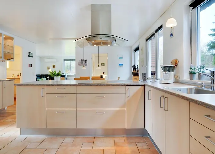 Philip - 2km From The Sea By Interhome *